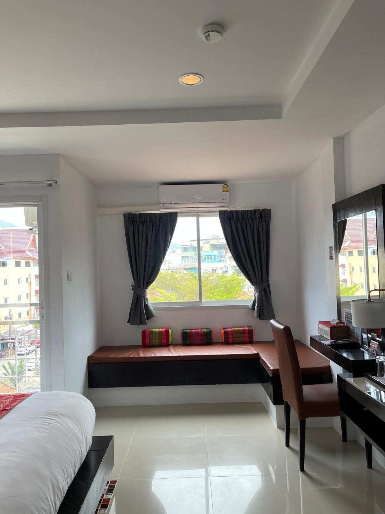 Elephant Room Patong Ngoại thất bức ảnh
